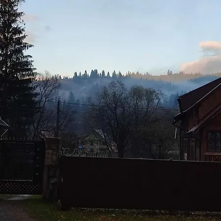 садиба гуцульський двір