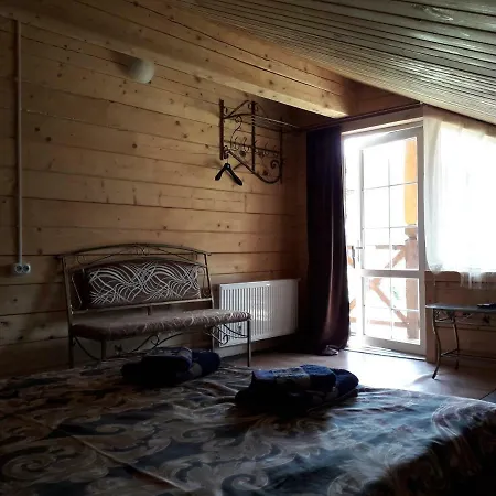 гуцульський двір Konukevi